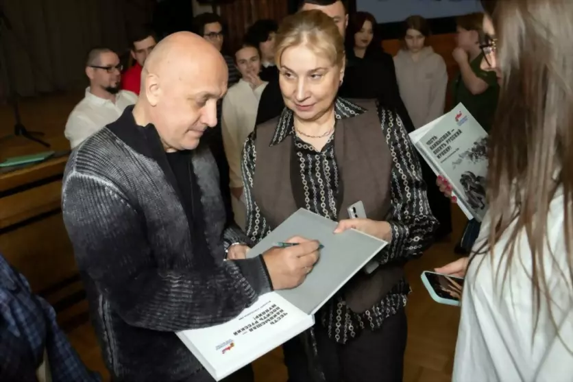 Истории бойцов из Вл...