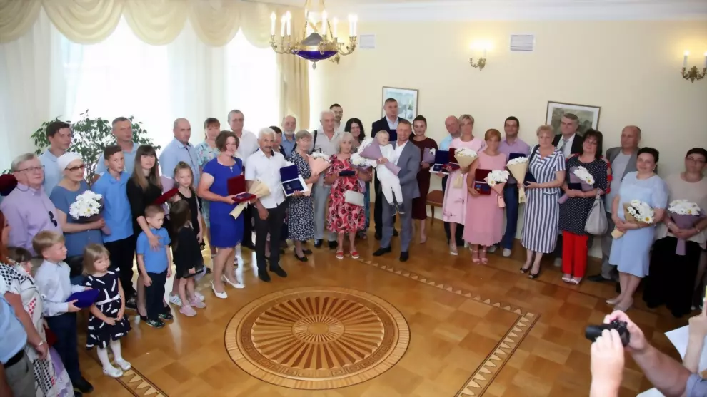 В канун Дня семьи, л...