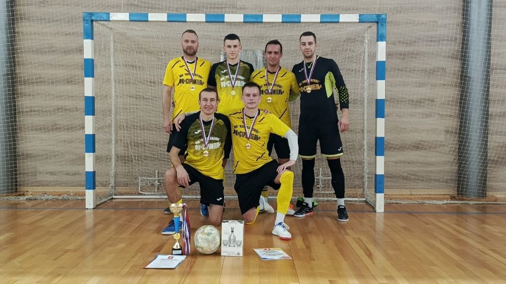 Футболисты купреевск...