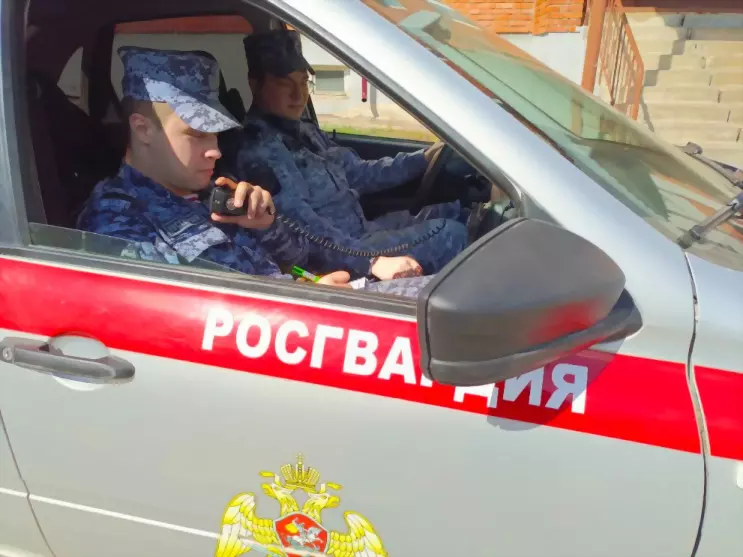 Росгвардейцы вернули...