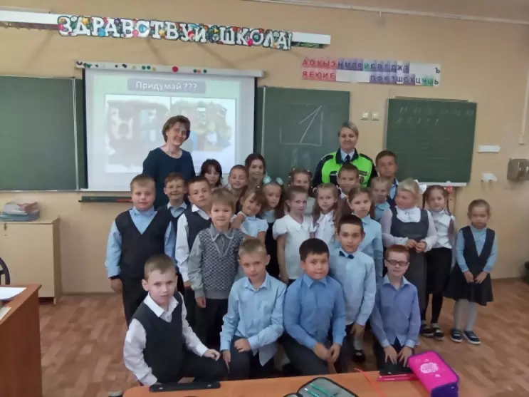 Госавтоинспекторы пр...
