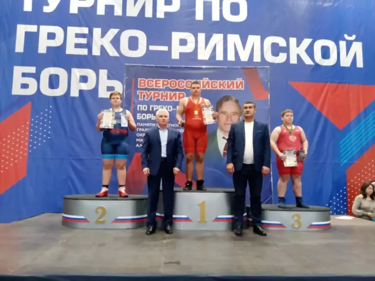 Первое место  на все...