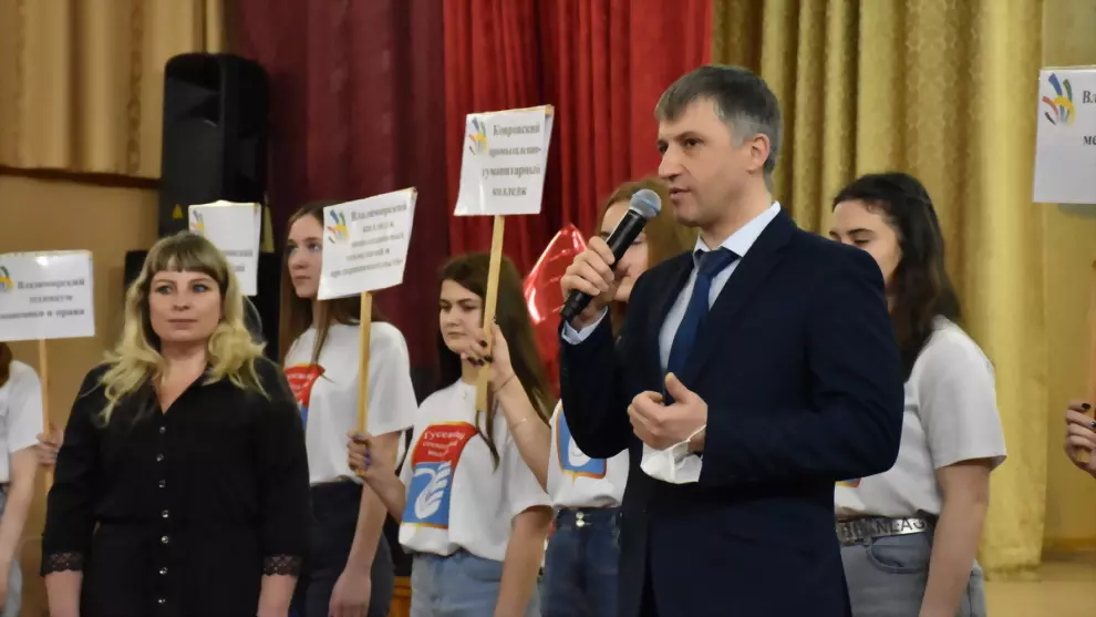 В Гусевском стекольн...