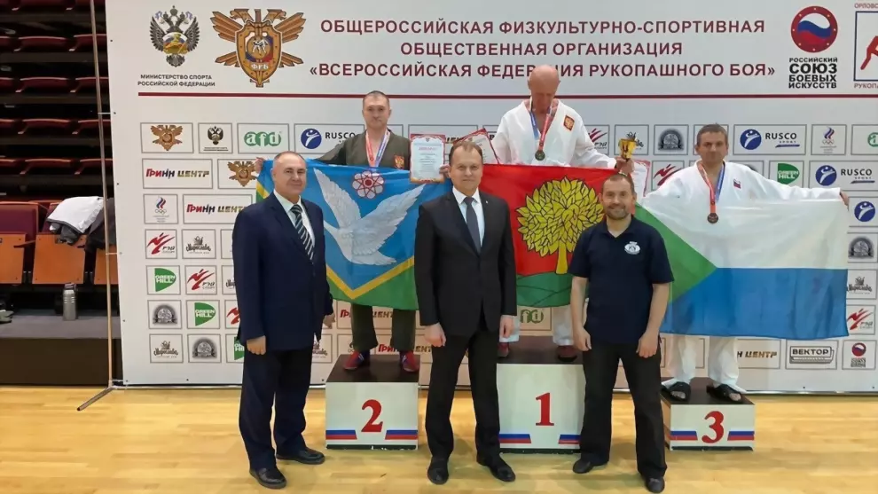 Учитель физкультуры...