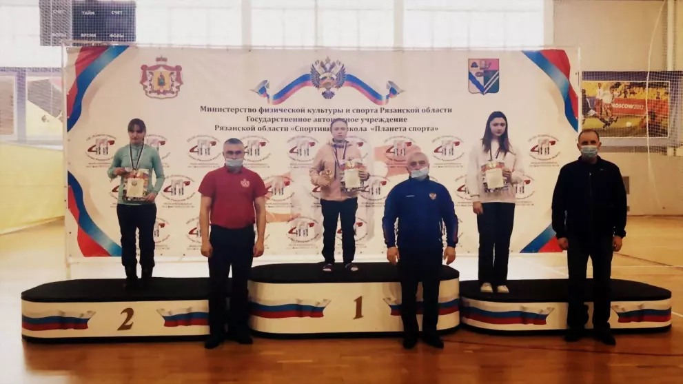 Наши спортсмены соре...