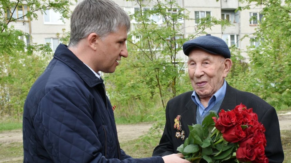 Глава города поздрав...