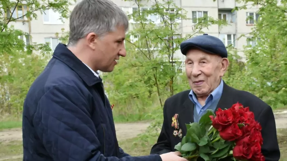 Глава города поздрав...