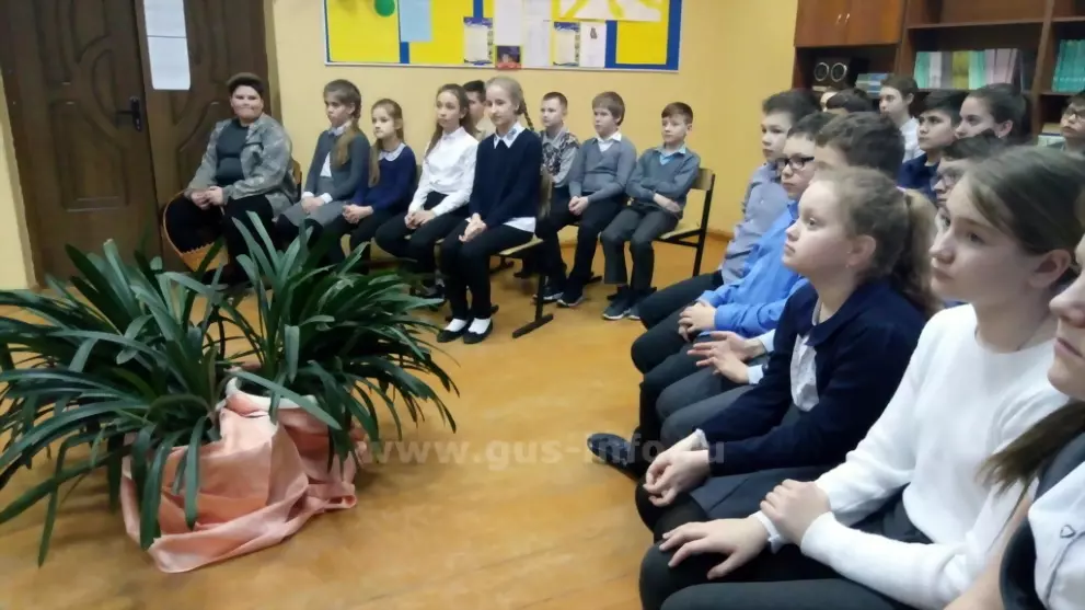 В школе номер семь с...
