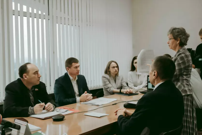 Депутаты вынесли рек...