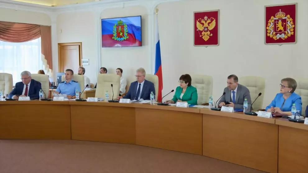 Депутаты приняли зак...