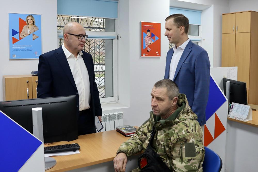 СВОй для СВОих: служ...