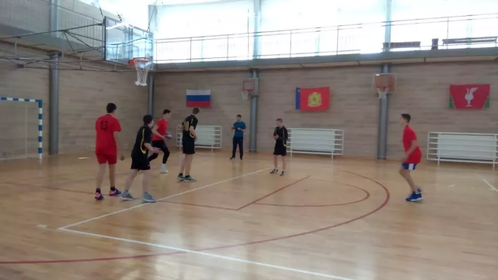 Соревнования по наст...