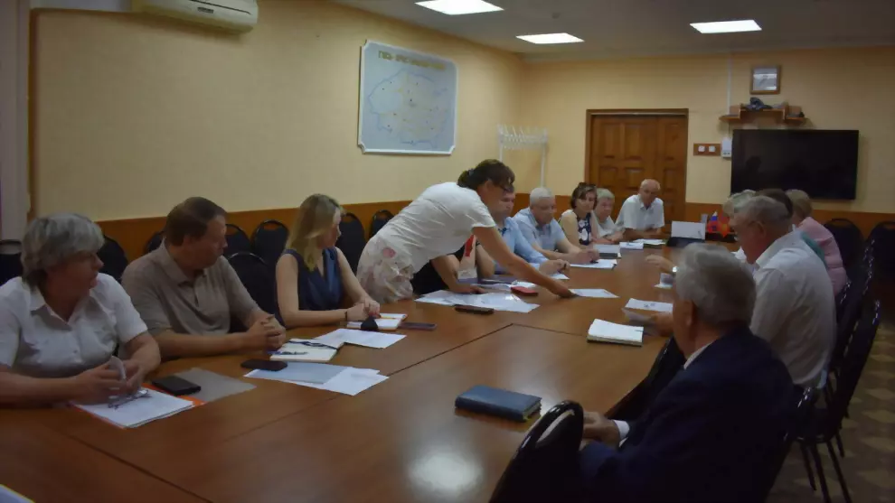 В районной администр...