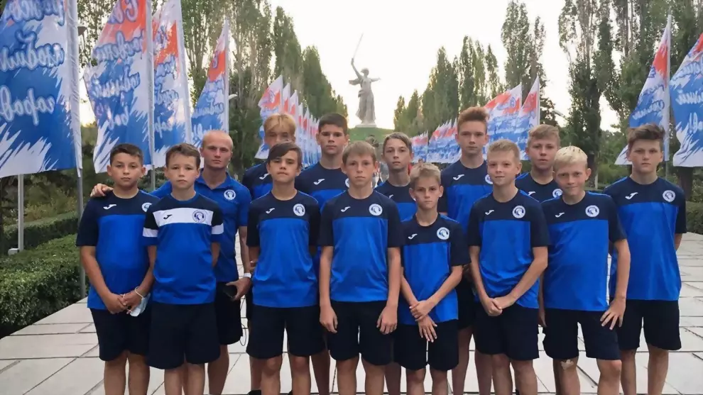 Юные футболисты "Гра...