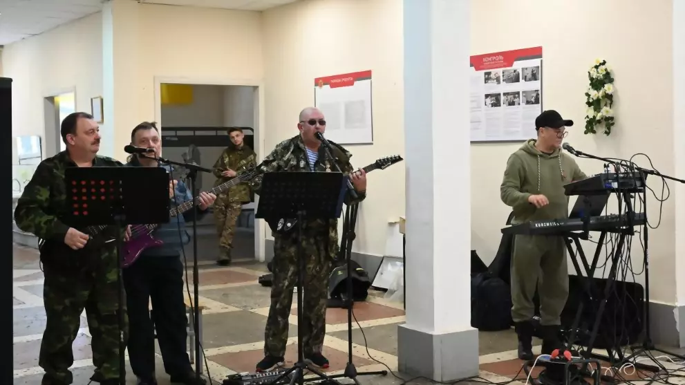 Поддержка раненых бо...