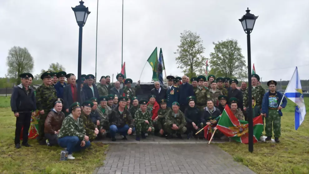 В поселке Золотково...
