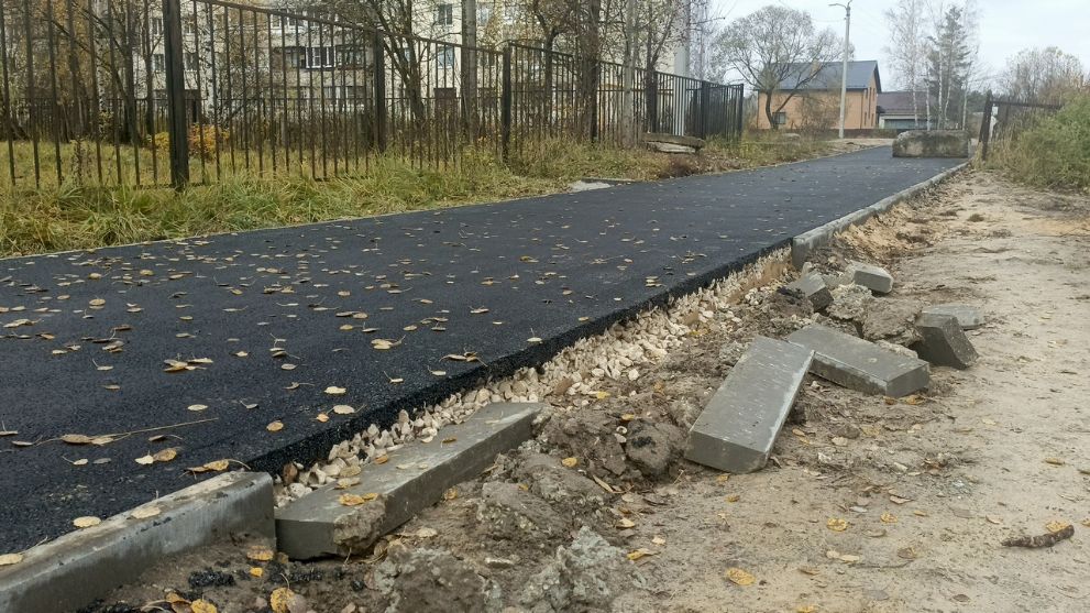 Новый тротуар на мик...