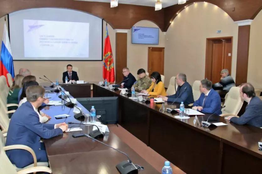 В первый поток кадро...