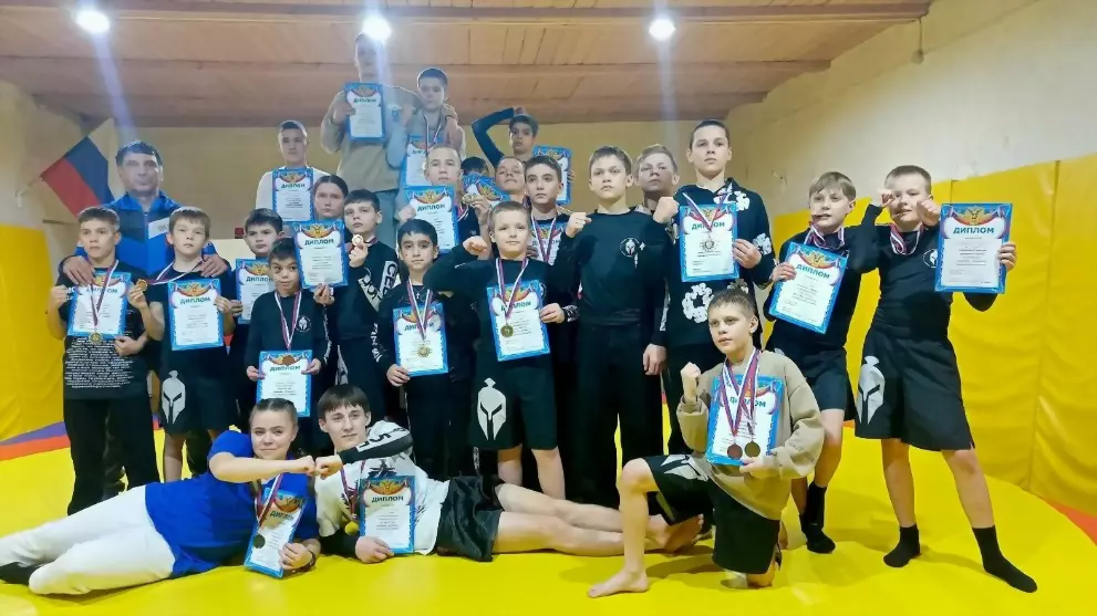 Ребята из клуба един...