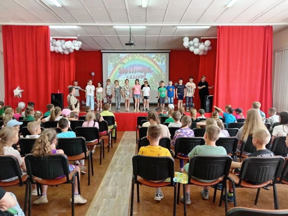 В школах города нача...