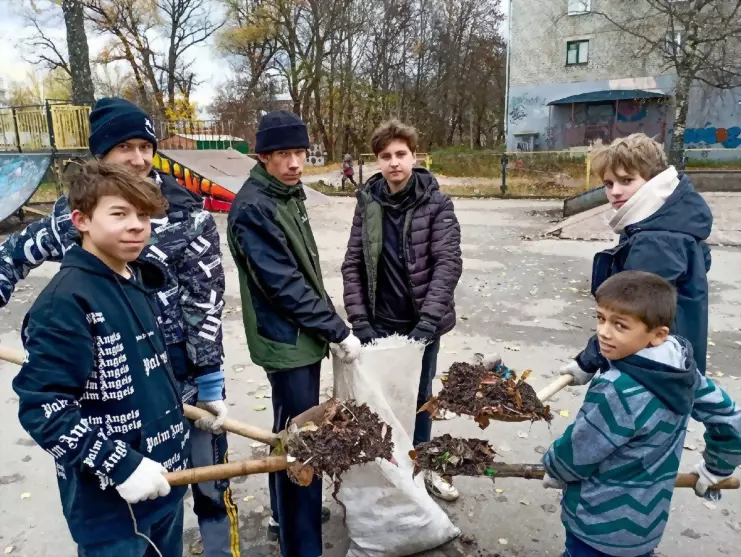 Молодежь очень хочет...