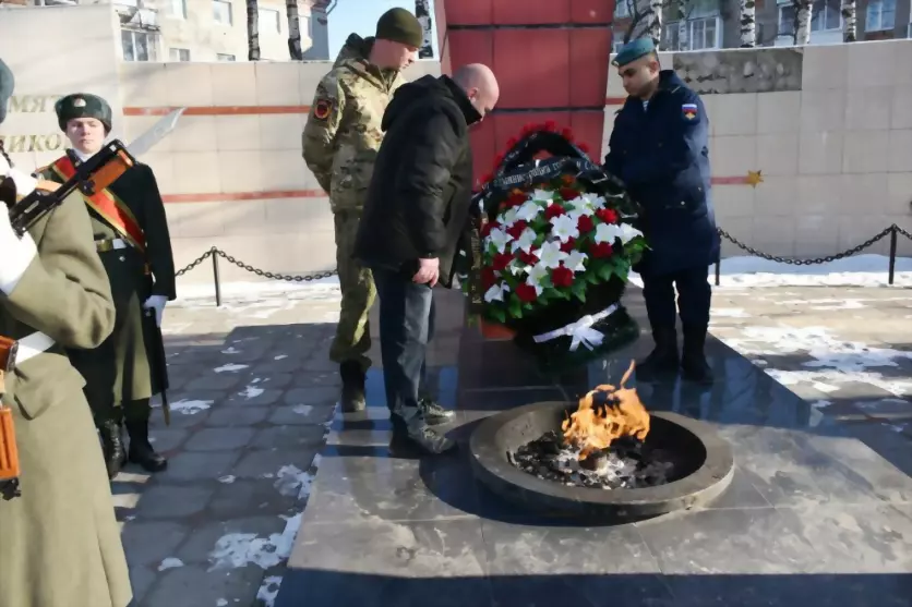 Память о героях: Ден...