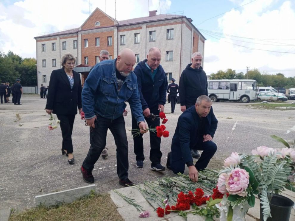 Полицейские, ветеран...