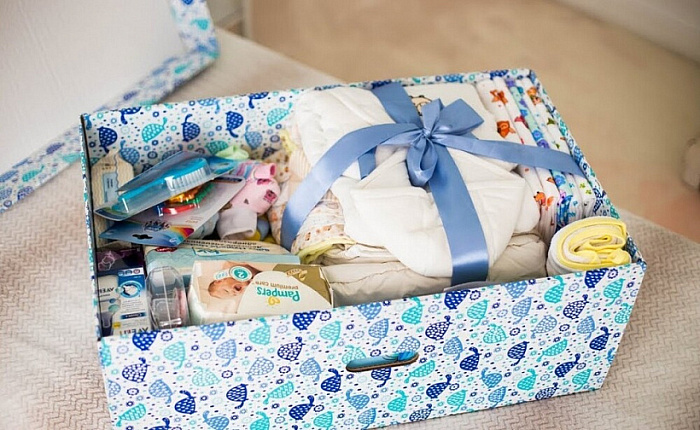 Что войдёт в подарочный набор для новорождённого во Владимирской области?