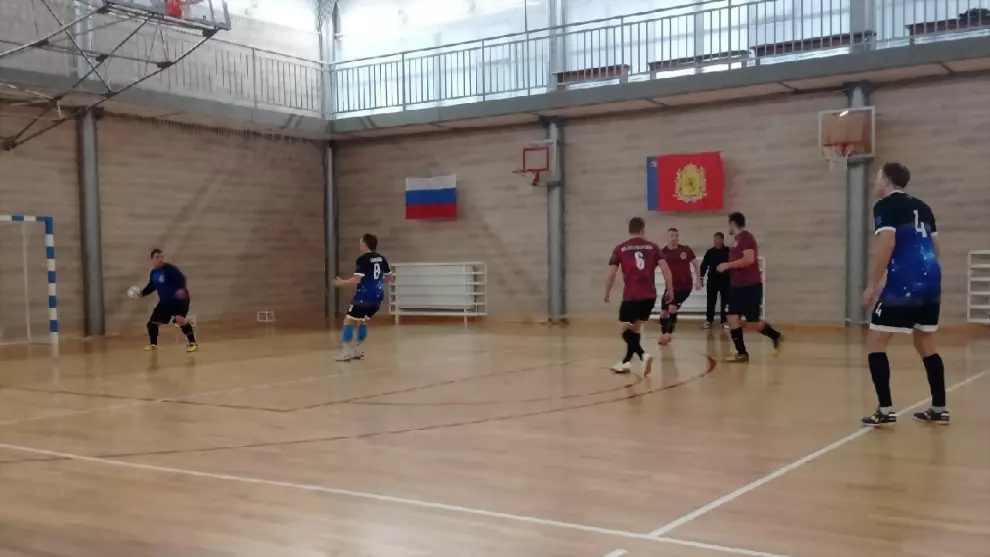 Матчи чемпионата Гус...