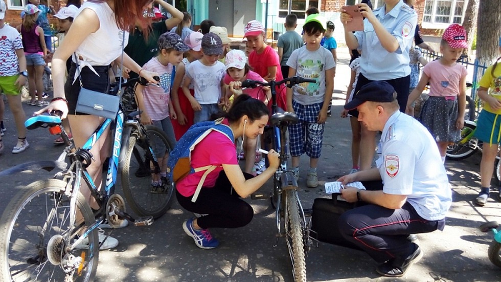 Полицейские провели...