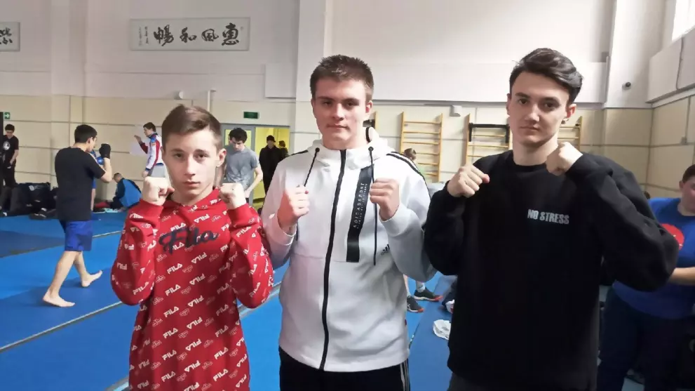 Две бронзовые наград...