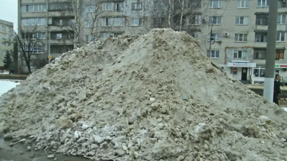 Огромные лужи на ули...