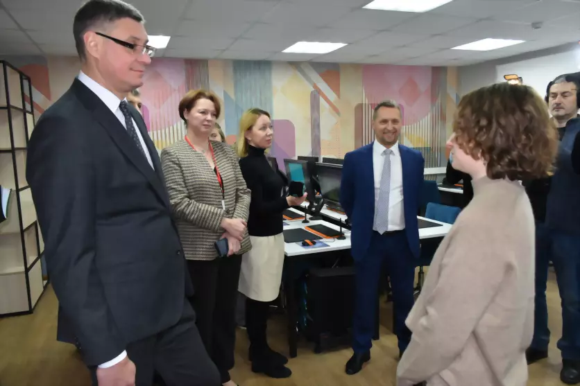 Губернатор Александр...