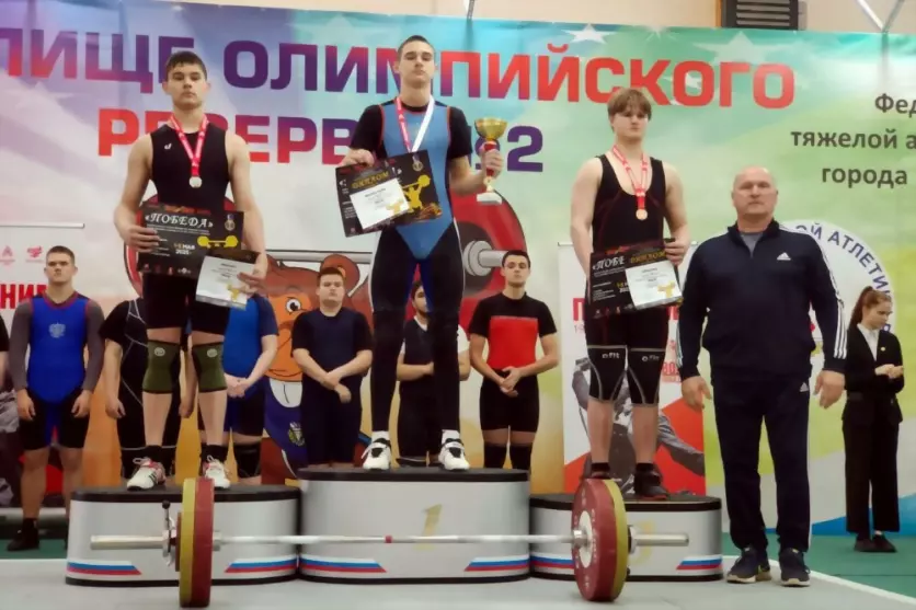 Золотые медали приве...
