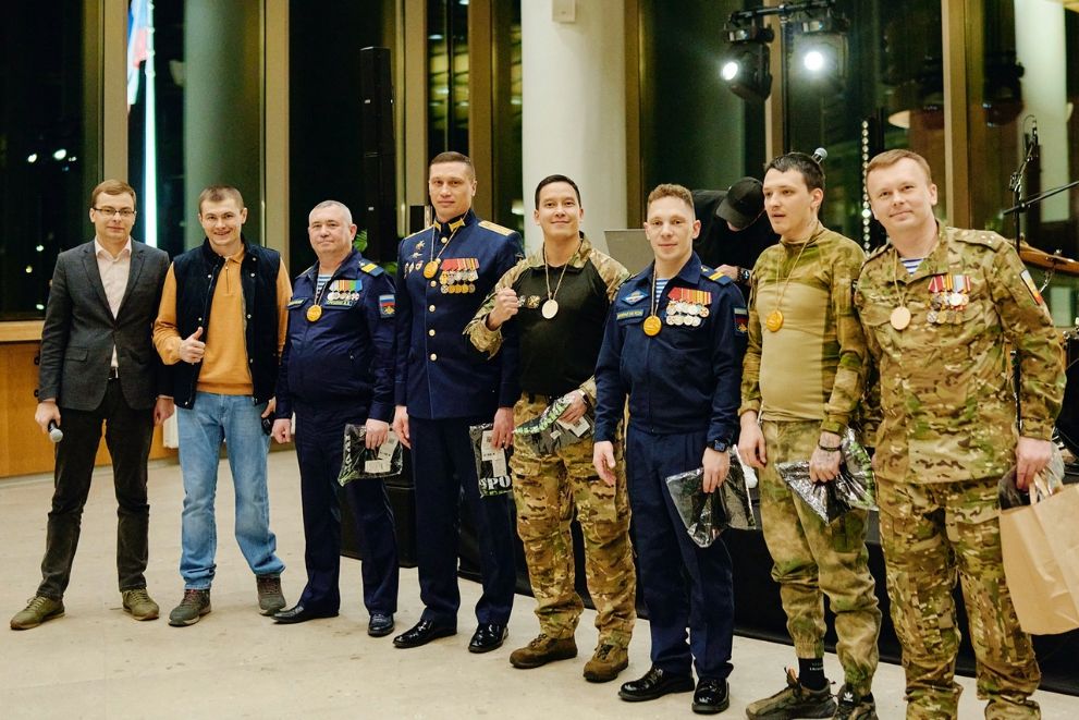 Четверо ветеранов СВ...