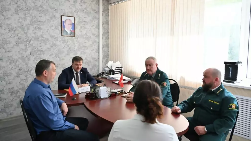 Официальный визит Ми...