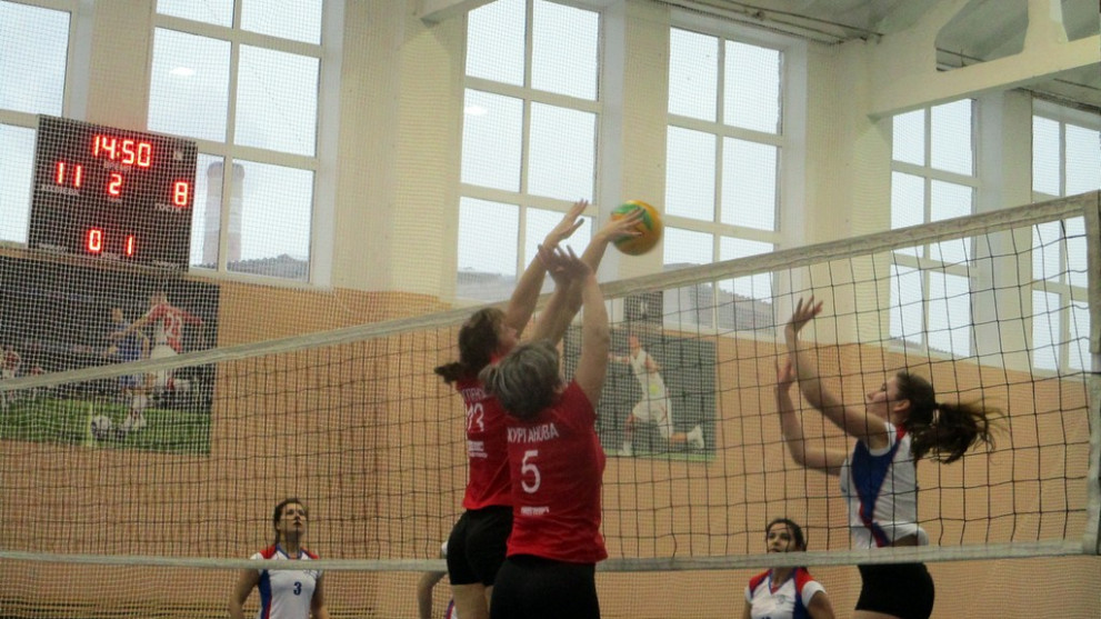 Турнир по волейболу...