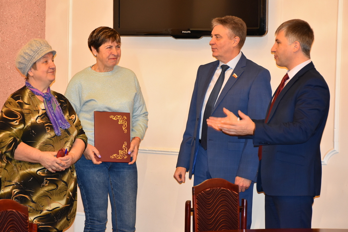 Глава города Алексей Соколов вручил награду за лучшую практику управления домом
