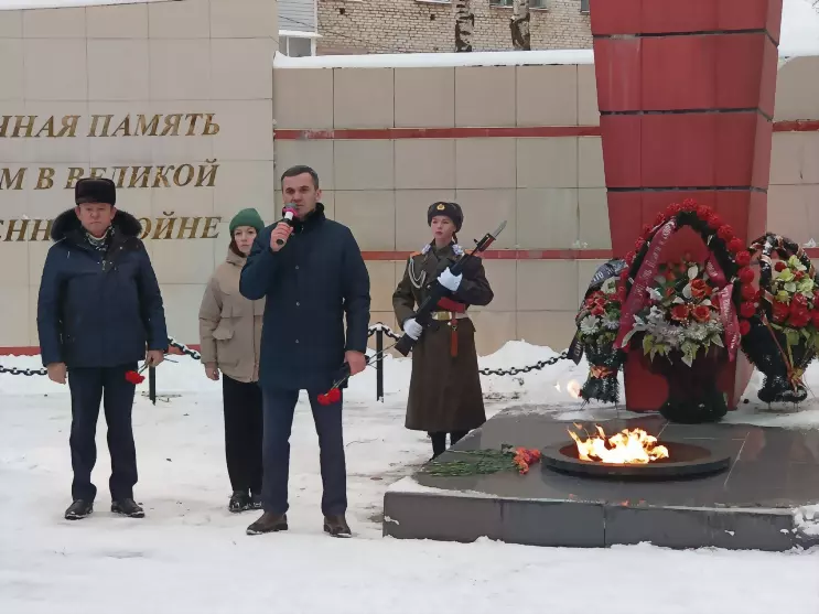 Мы в неоплатном долг...