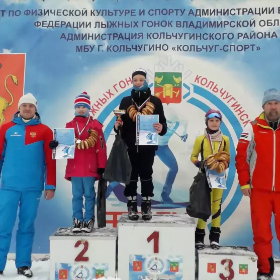 Юные гусевчанки на п...