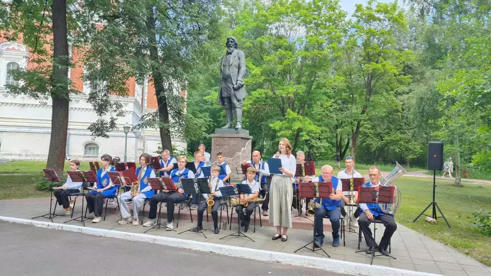 Культурно-просветительский проект  «Летние концерты духовой музыки в Гусь-Хрустальном»