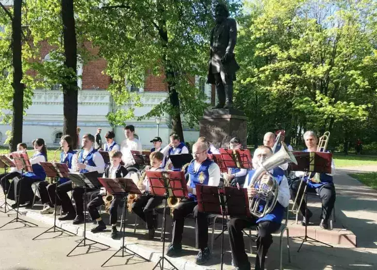 Культурно-просветительский проект «Летние концерты духовой музыки в Гусь-Хрустальном»