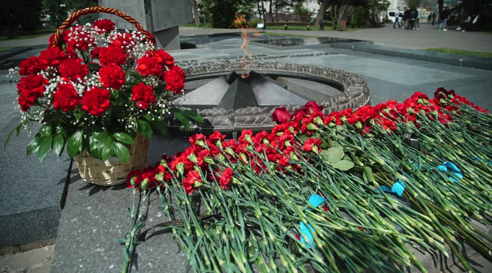 Возложение цветов к Братской могиле, посвященное 79-ой годовщине Великой Победы