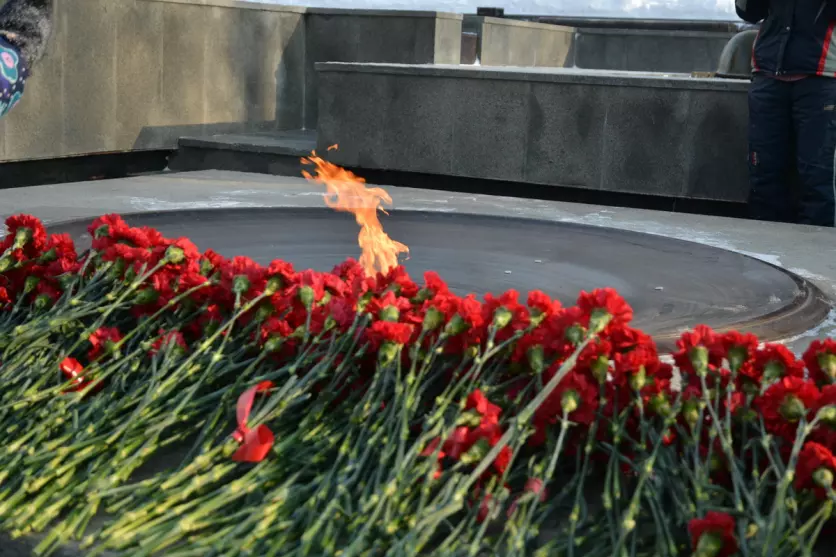Возложение цветов к мемориалу «Вечный огонь», посвященное 79-годовщине Великой Победы