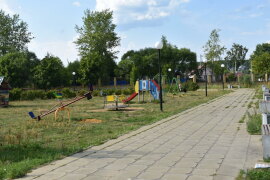 ДЕТСКАЯ ПЛОЩАДКА В ПАРКЕ.jpg