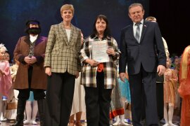 DSC_ .23 19-18-18.jpg