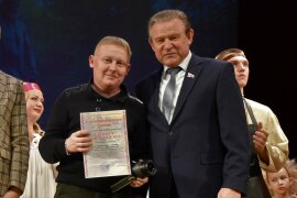 DSC_ .23 19-16-053.jpg