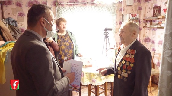 В преддверии Дня Победы глава района Алексей Кабенкин повстречался с ветеранами Великой Отечественной войны